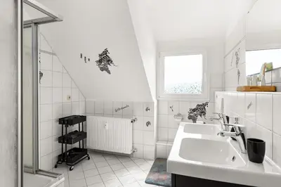 Ein Badezimmer in der Unterkunft MOLA Apartments-Geräumiges Apartment in Wetter bis 6 Personen, XXL Couch, Parkplatz und WLAN