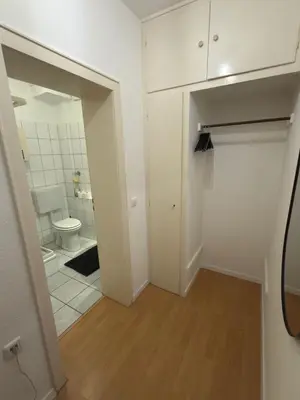 Ein Badezimmer in der Unterkunft Messe Essen, Modernes Apartment mit Küche, Smart-TV und separatem Schlafzimmer, Self-Check-In
