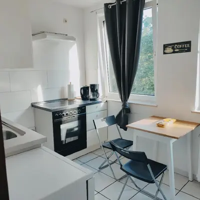 Küche/Küchenzeile in der Unterkunft Monteurwohnung Ferienwohnung Duisburg Grenze Düsseldorf