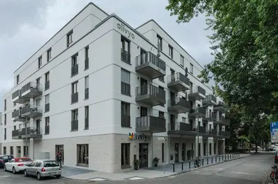 Das Gebäude in dem sich das Aparthotel befindet