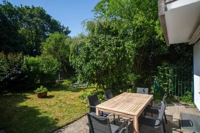 Ein Garten an der Unterkunft cruwzo Home Wuppertal- Komfort trifft Stil