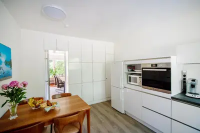 Küche/Küchenzeile in der Unterkunft cruwzo Home Wuppertal- Komfort trifft Stil
