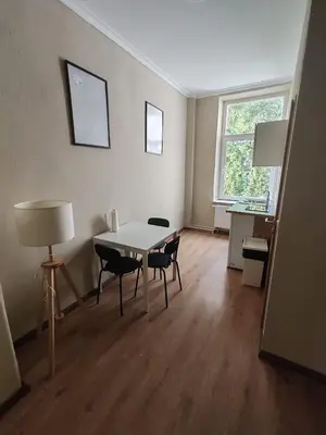 Ein Sitzbereich in der Unterkunft Stylish 1-Bedroom Apartment for Rent - Central Essen Location