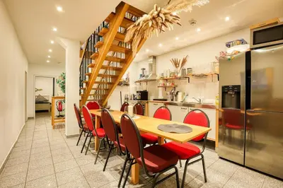 Küche/Küchenzeile in der Unterkunft WG-Hotel