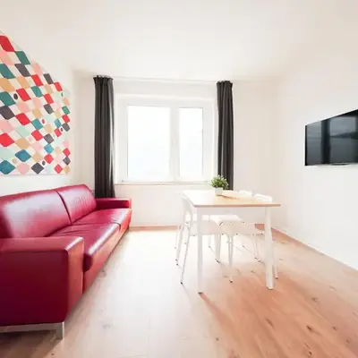 Tolstov Apartments - 3 Room Apartments - Kitchen - Balcony - 5 min to Messe DUS