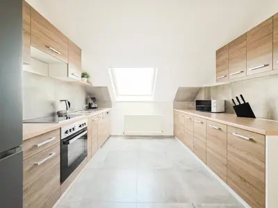 Küche/Küchenzeile in der Unterkunft Tolstov Apartments - 3 Room Attic Apartment - Kitchen - 5 min to Messe DUS