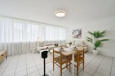 Ein Sitzbereich in der Unterkunft Lovely Spacious 3 Room Apt in City Center Sleeps 6