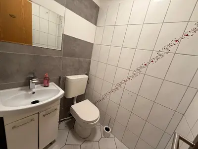 Ein Badezimmer in der Unterkunft Monteurwohnung 6P 2 bathrooms kitchen