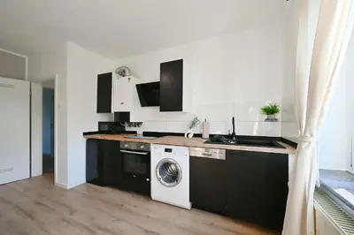 Küche/Küchenzeile in der Unterkunft Frisch sanierte City-Wohnung mit Workspace