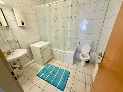 Ein Badezimmer in der Unterkunft Evelins Haus Monteur und Familienwohnung
