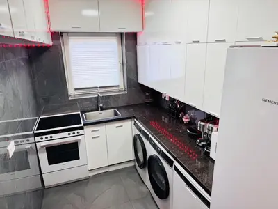 Küche/Küchenzeile in der Unterkunft Luxury Apartment I