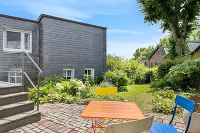 Das Gebäude in dem sich die Ferienwohnung befindet
