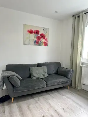 Ein Sitzbereich in der Unterkunft Geräumiges Apartment nähe Starlight express & Stadtzentrum