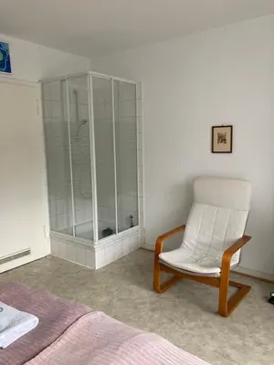 Grundriss der Unterkunft Gemütliches ganzes Apartment Küche Parkplatz Waschmaschine Kamin Terrasse Garten, Keine Ferienwohnung