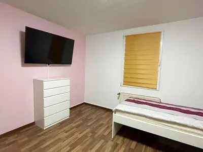 TV/Unterhaltungsangebot in der Unterkunft Spacious Apartment in Wuppertal