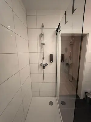 Ein Badezimmer in der Unterkunft BioNaturSuite Kortum1745, HBF, Bermuda3Eck, Musikforum, Starlight Express, Museum