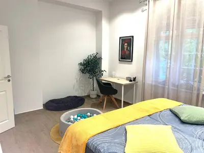 Ein Bett oder Betten in einem Zimmer der Unterkunft NEU- APPARTMENT in HAGEN nähe DORTMUND - 3 Parking! 3 Double-Bed! 2 Bedrooms, WIFI, COFFEMASHINE-Fully Automatic, KITCHEN, NETFLIX,DISNEY,MAGENTA