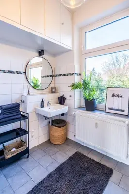 Ein Badezimmer in der Unterkunft Apartment, Schwelm, Neu, 1 Schlafzimmer, 3 Betten, 1 Badezimmer