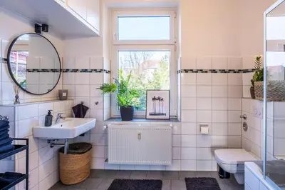 Ein Badezimmer in der Unterkunft Apartment, Schwelm, Neu, 1 Schlafzimmer, 3 Betten, 1 Badezimmer