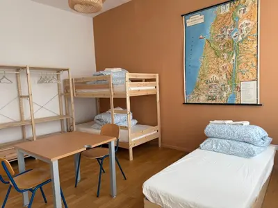 Ein Bett oder Betten in einem Zimmer der Unterkunft Emmas Hostels Duisburg