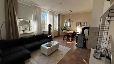 Ein Sitzbereich in der Unterkunft Ferienwohnung inmitten der Natur und Seen