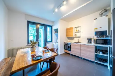 Küche/Küchenzeile in der Unterkunft 6P Zentrale Suite mit Balkon & Parkplatz