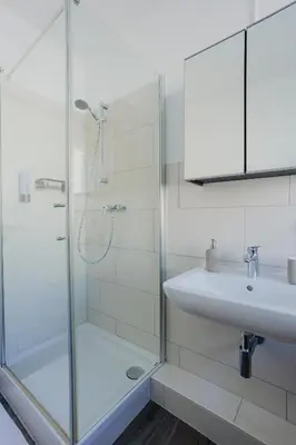 Ein Badezimmer in der Unterkunft ATLAS Apartment Dinslaken, 3 Zimmer, Zentrum, Nähe Bahnhof, Balkon