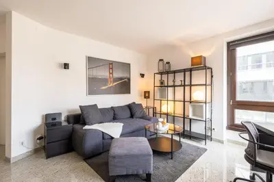 Ein Sitzbereich in der Unterkunft Rob's Suite - Zentrale Design-Suite am Opernplatz, 2 Zimmer, 2 Bäder und Top-Ausstattung