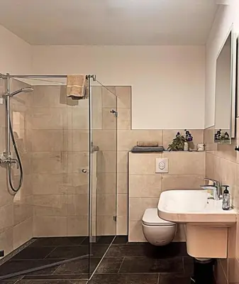 Ein Badezimmer in der Unterkunft Neues Ruhrtal Apartment 2 mit Balkon