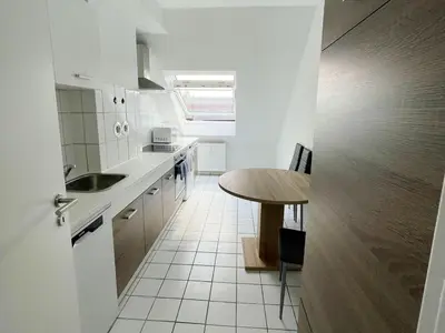 Küche/Küchenzeile in der Unterkunft Modern Central Apartment in Duisburg