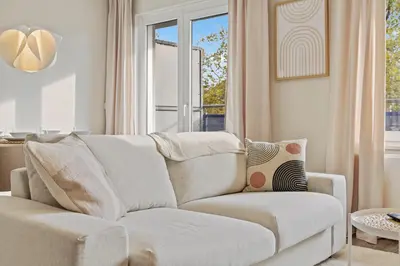 Ein Sitzbereich in der Unterkunft 2-Zimmer Duisburg City Apartment 50m2 - Nähe Innenhafen und HBF