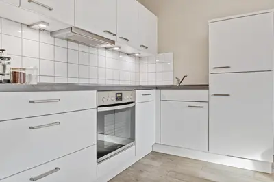 Küche/Küchenzeile in der Unterkunft 2-Zimmer Duisburg City Apartment 50m2 - Nähe Innenhafen und HBF