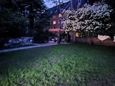 Ein Garten an der Unterkunft Deluxe Apartment mit 3 Schlafzimmern Hauptbahnhof und zentrumsnah