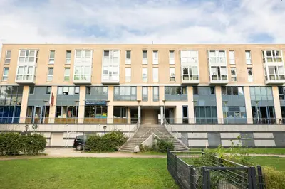 Das Gebäude in dem sich die Ferienwohnung befindet