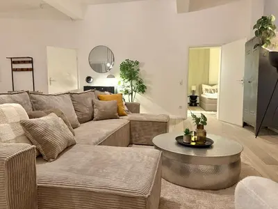 Ein Sitzbereich in der Unterkunft Loft I 3 Min bis Hbf I Netflix I Boxspring Betten