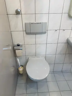 Ein Badezimmer in der Unterkunft Helles, gepflegtes Souterrain Apartment in ruhiger Lage