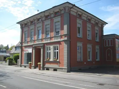 Das Gebäude in dem sich die Ferienwohnung befindet