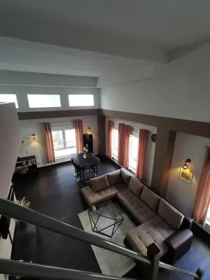 Ein Sitzbereich in der Unterkunft Charmantes Loft-Apartment 2 Min zum Hauptbahnhof