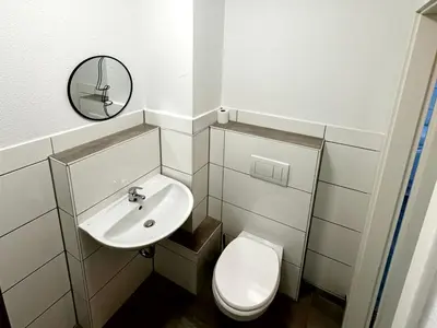 Ein Badezimmer in der Unterkunft Modern Apartment with Balcony in Duisburg