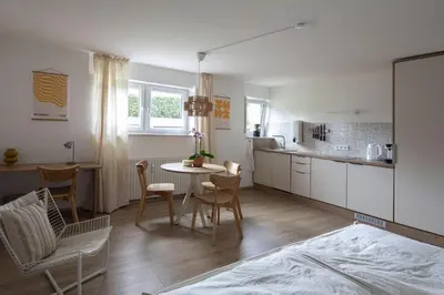 Küche/Küchenzeile in der Unterkunft Modern Living in Mülheim Your Perfect Stay