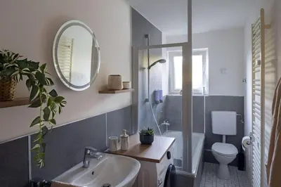 Ein Badezimmer in der Unterkunft Modern Living in Mülheim Your Perfect Stay