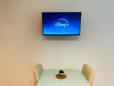 TV/Unterhaltungsangebot in der Unterkunft SASI HOMES - WorkBase