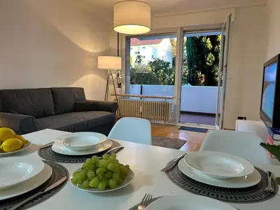 TV/Unterhaltungsangebot in der Unterkunft Japandi-Style in Dortmund mit Stellplatz, Balkon