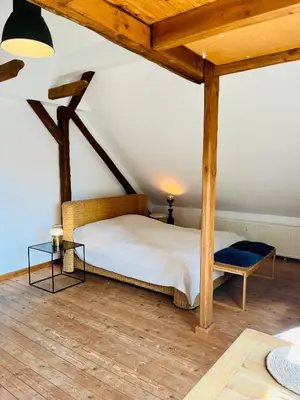 Ein Bett oder Betten in einem Zimmer der Unterkunft b e d & a g e d e s i g n -large- wunderschönes Zimmer mit Bad - Rechnungserstellung für Geschäftsreisende & Firmen