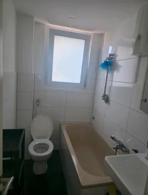 Ein Badezimmer in der Unterkunft Eine saubere und schöne Wohnung für paar oder Familie oder Einzelpersonen