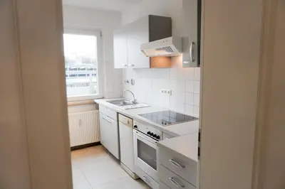 Küche/Küchenzeile in der Unterkunft M House Do Modernes Privatzimmer mit Balkon & Self Check-in
