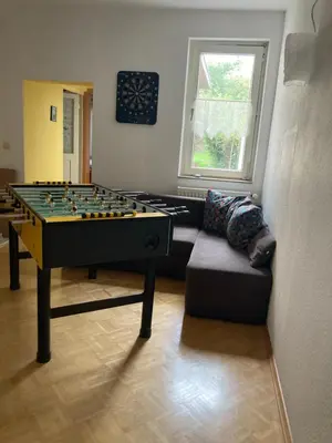 Eine Spielezimmer in der Unterkunft Premium Ruhiges ganzes Apartment 90 m 2 Schlafzimmer große Küche Wohnzimmer