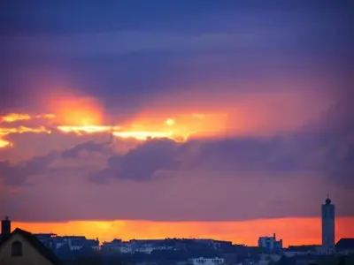 Blick auf den Sonnenuntergang/Sonnenaufgang von der Ferienwohnung aus oder aus der Nähe