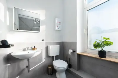 Ein Badezimmer in der Unterkunft Perfect for 6 Guests in Wuppertal - Suite - Netflix - Smart Home