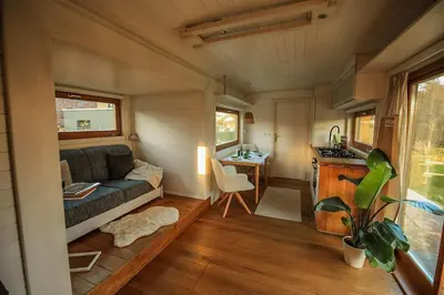 TV/Unterhaltungsangebot in der Unterkunft Tiny house with view of nature